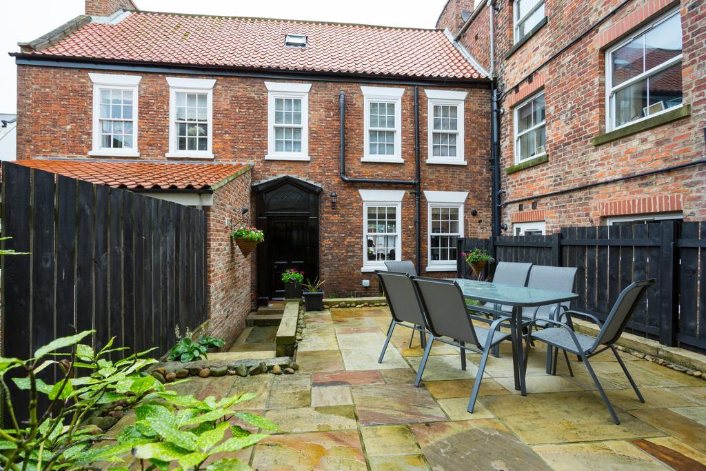 Villa Cintra House Whitby Esterno foto
