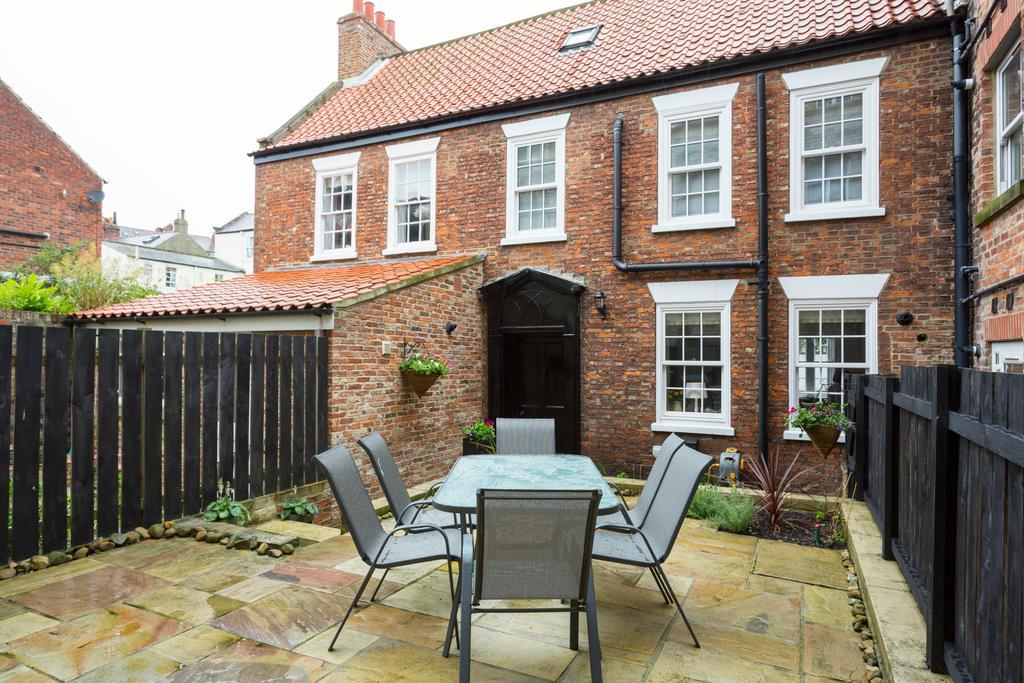 Villa Cintra House Whitby Esterno foto